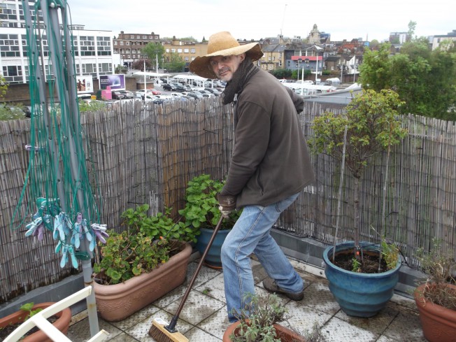 Jonathon - talented musician, CEO of a music software firm and excellent deck-hand!